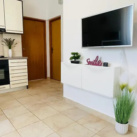 Apartment Mare Domus, Mandre